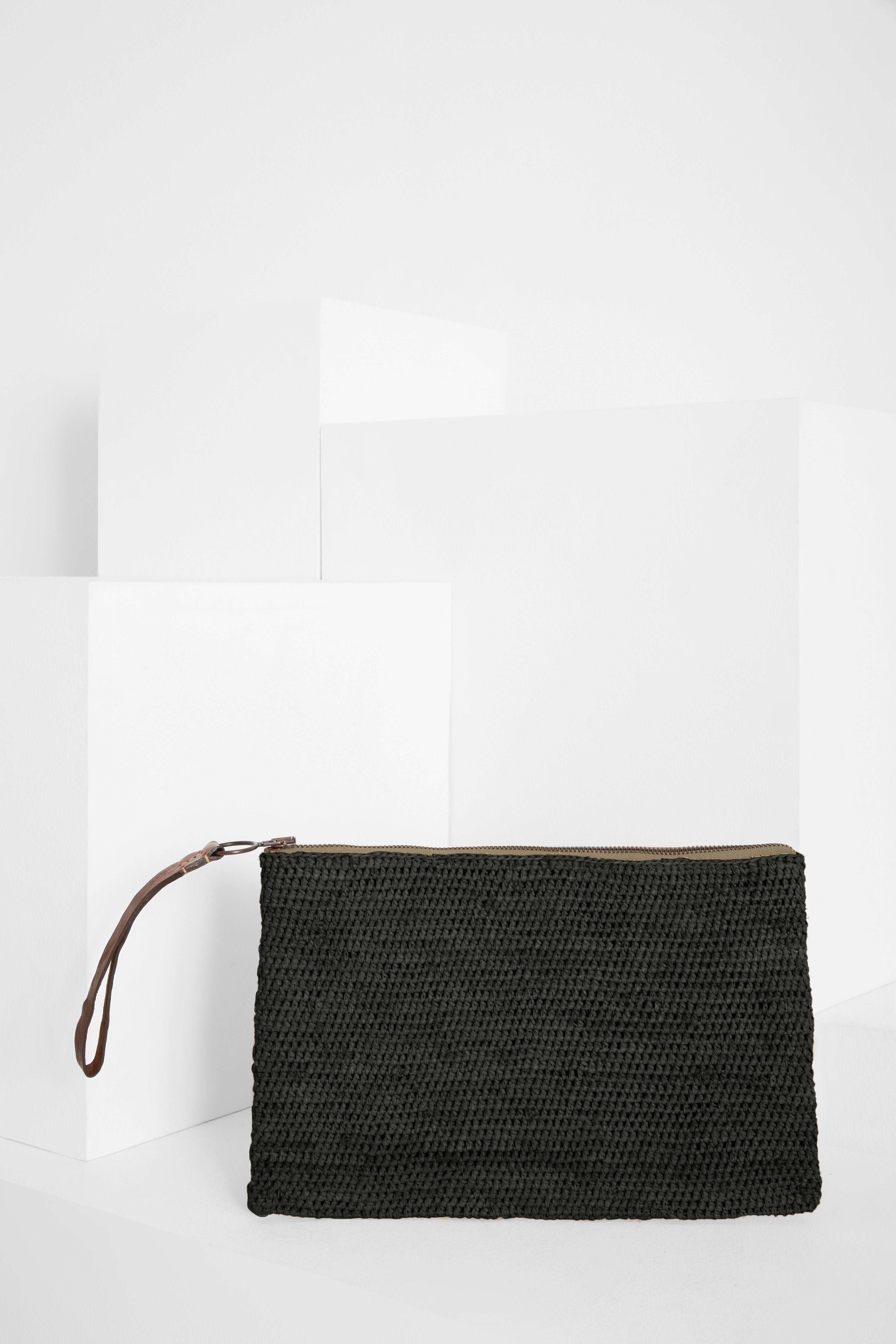 AMPY Black