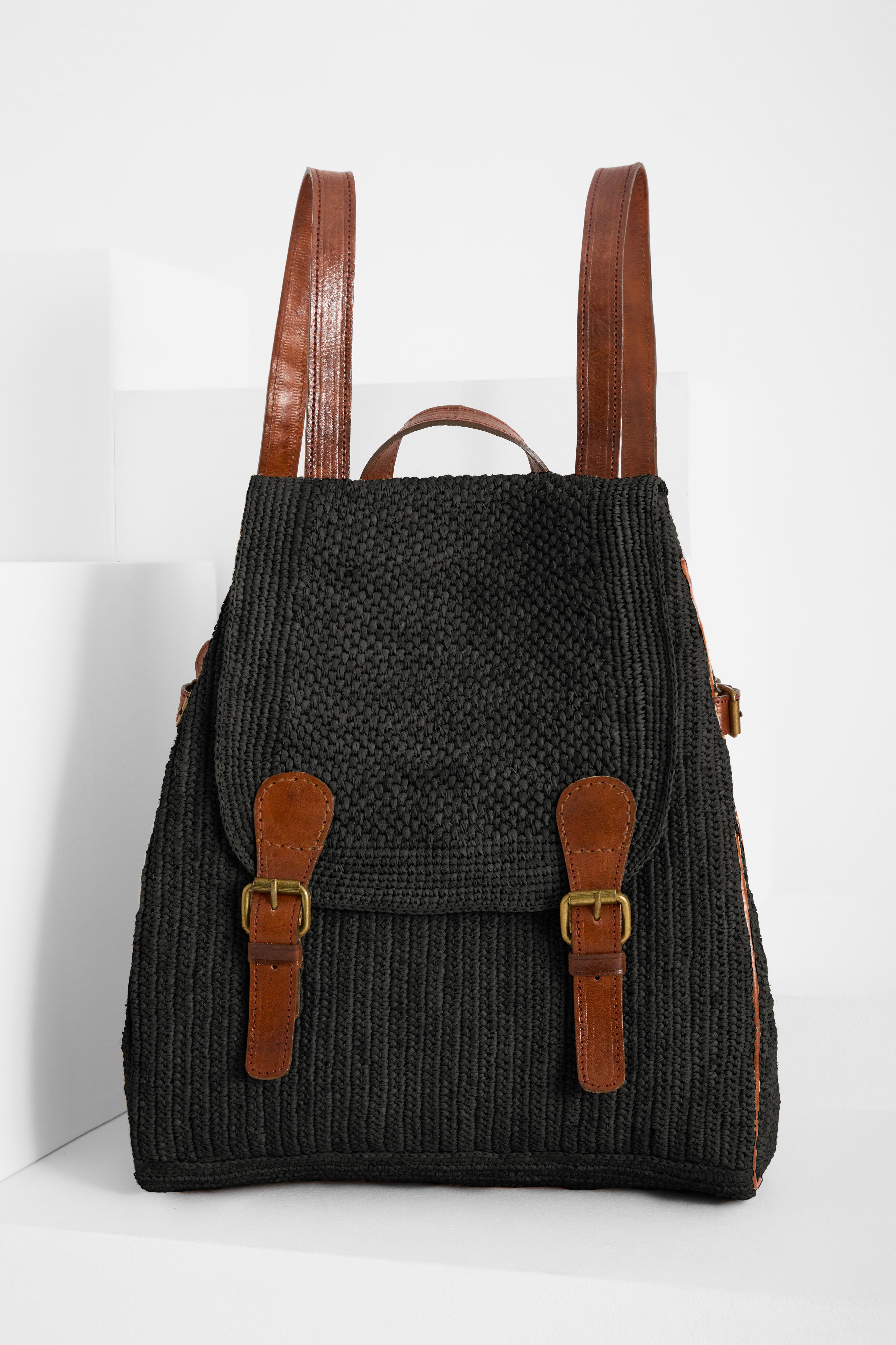 VAHINY Black