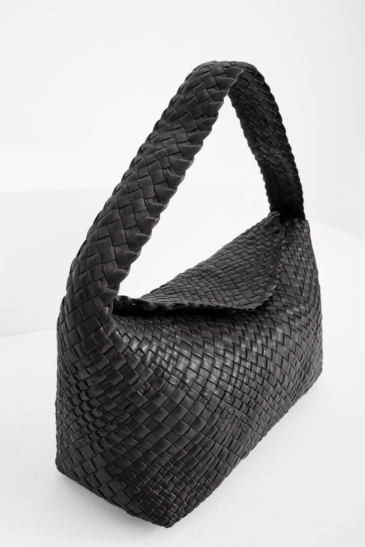 AURA Black